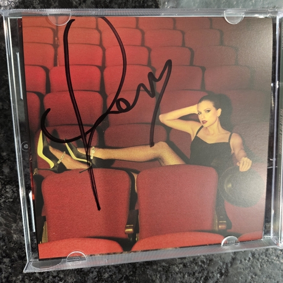 *In Hand* The Life Of A Showgirl CD With Signed Insert #4 - Picture 3 of 5